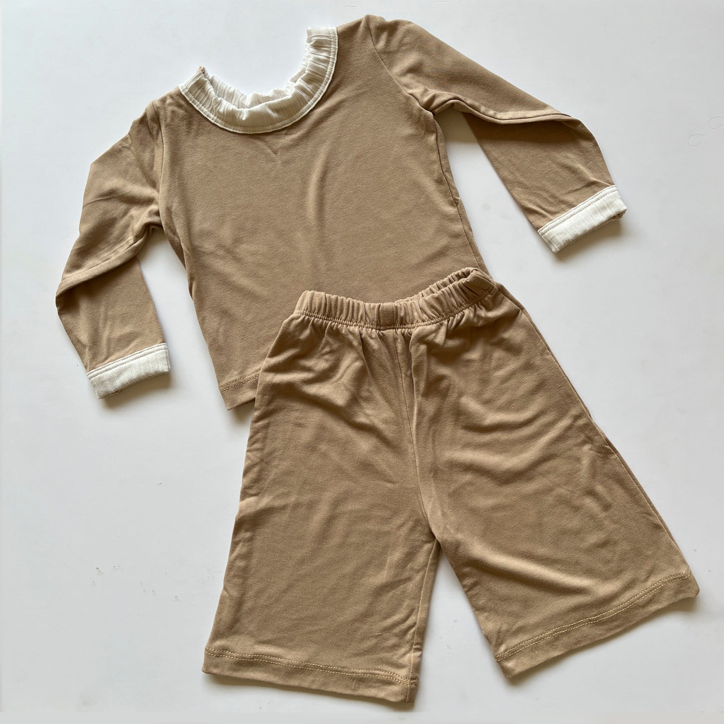 pijama bebé beige